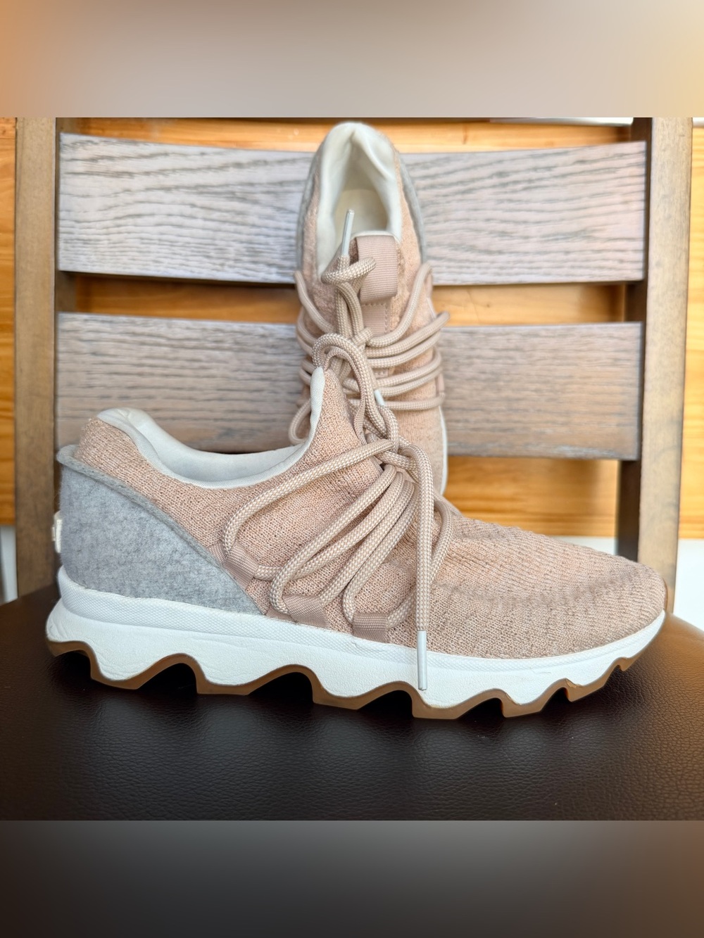 Sorel Kinetic Lace Sneaker in blush pink and gray sz 7.5 for women